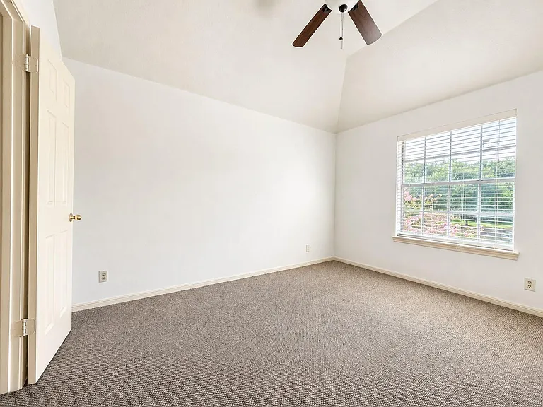 6303 Carissa Ct — Photo 9