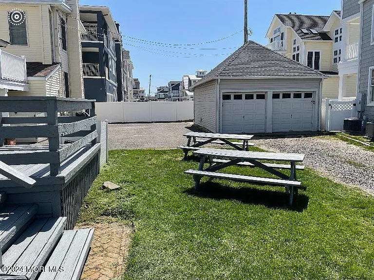 1100 Ocean Ave — Photo 9