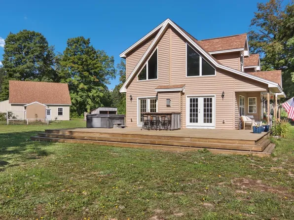 3150 Cascagnett Trl, Traverse City, MI 49685