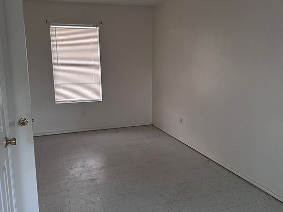 3rd image of 302 W 9th 1/2 St #5