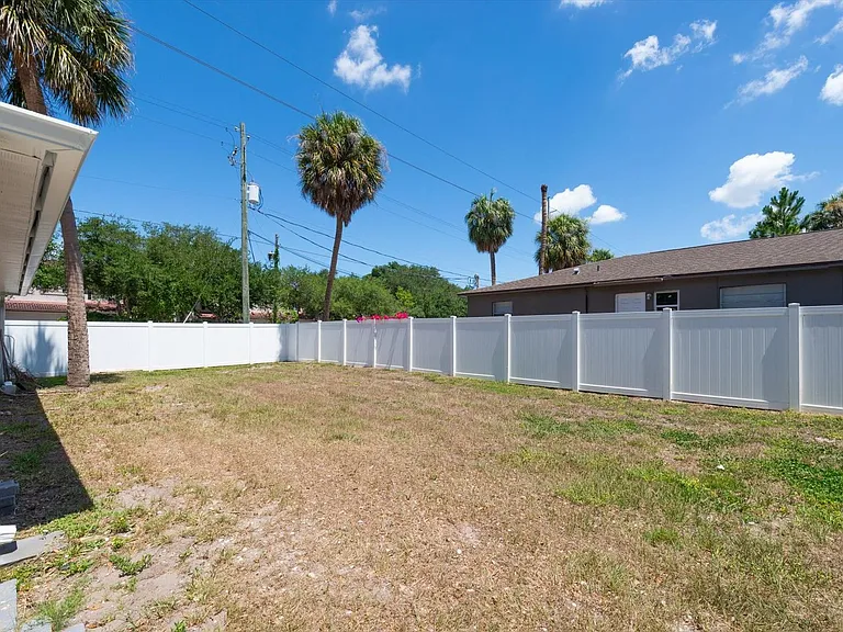 3009 W Binnicker Ave — Photo 23