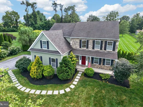 16 Michael Ct, Coatesville, PA 19320