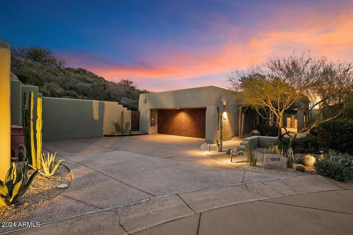 3 bed, 3.0 bath, 2292 sqft, $5,000 — Photo 1