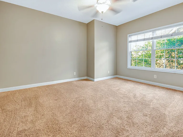 807 E Main St — Photo 16