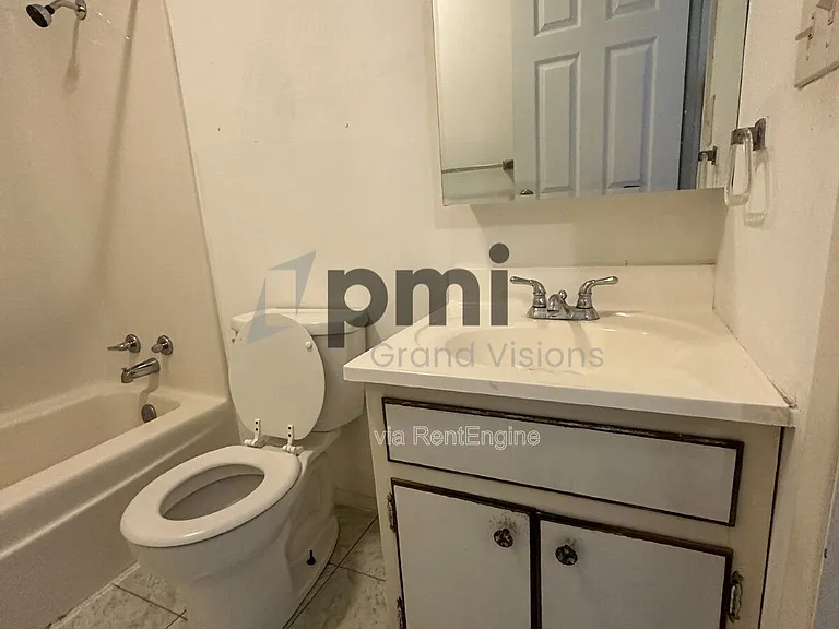 1612 University Dr — Photo 7