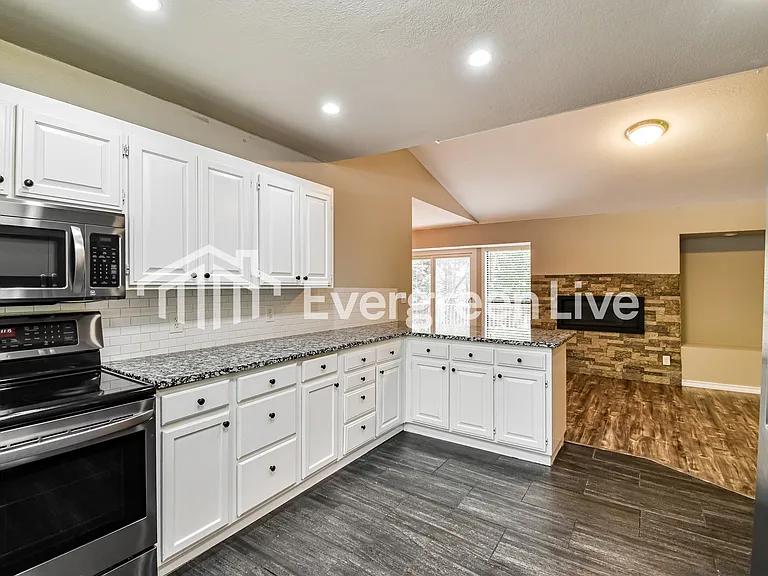 8549 Wild Cherry Dr — Photo 8