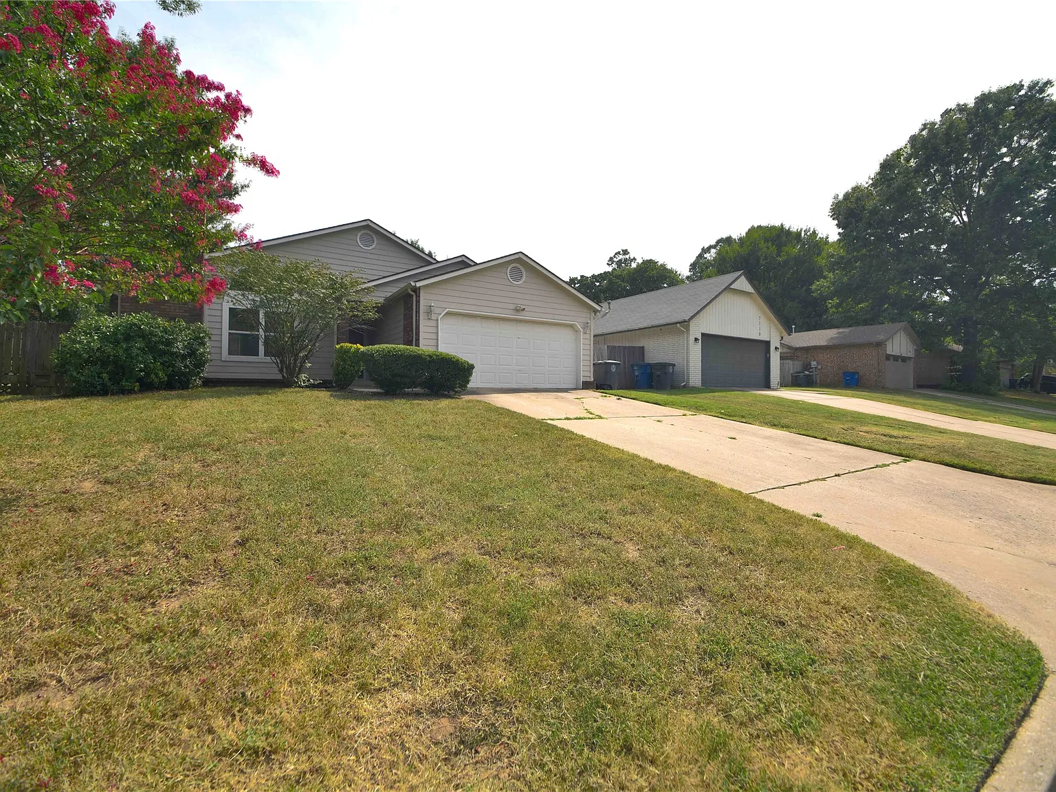 3 bed, 2.0 bath, 1215 sqft, $1,695 — Photo 2
