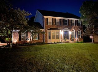 458 Lynwood Forest Dr, Ballwin, MO