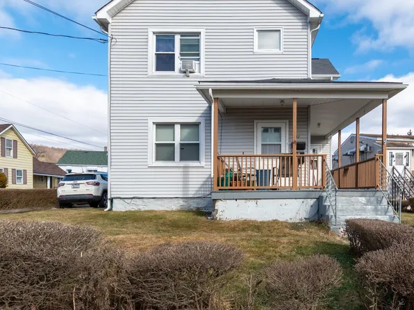 82 Fallbrook St, Carbondale, PA 18407