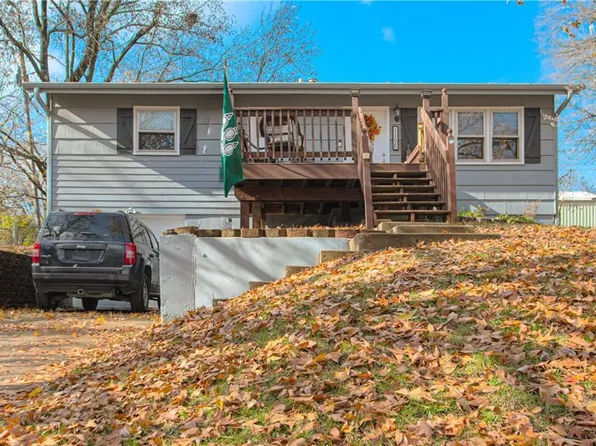 1108 S Prairie St, Liberty, MO 64068