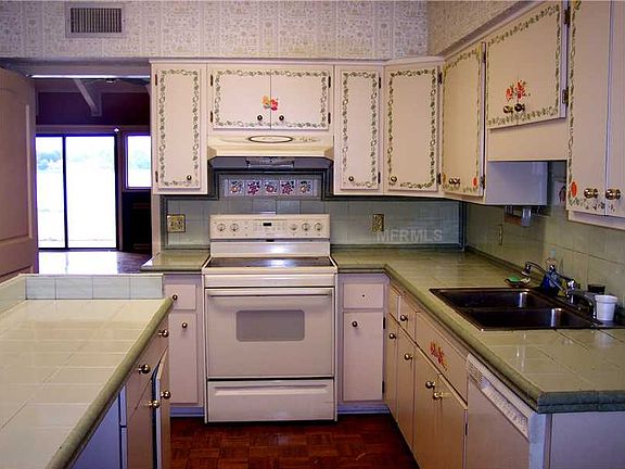 4th image of 9 Casa Loma Way