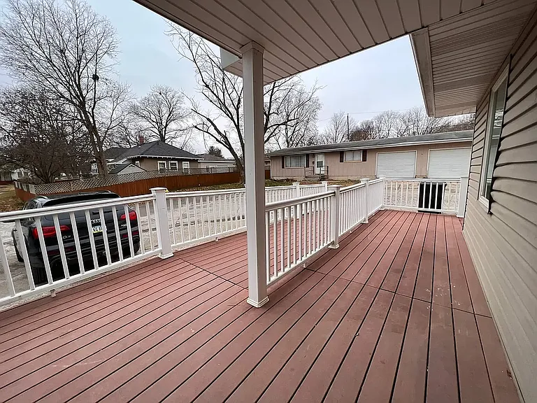 1010 Grove St — Photo 4