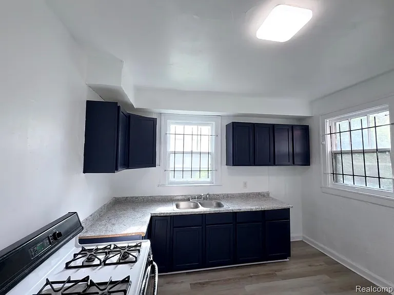 106 Geneva St — Photo 5