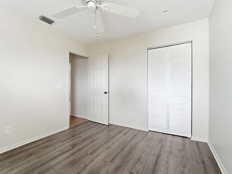 2366 SW Alminar St #1 — Photo 11
