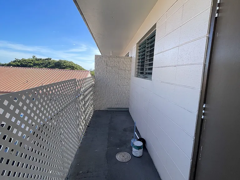 1315 N School St #9 — Photo 8