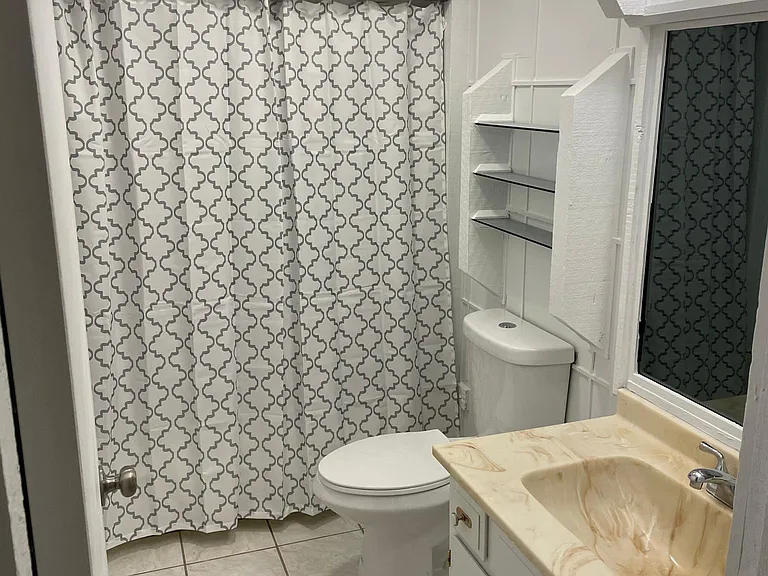 303 N Liberty St #1 — Photo 3