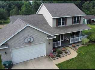 10038 Riley Ln, Greenville, MI 48838