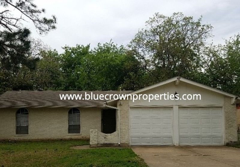 1st image of 1003 N Ector Dr