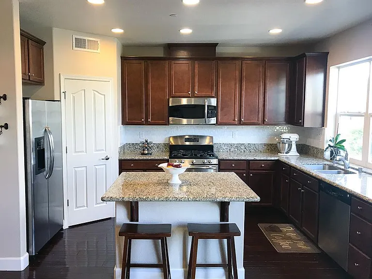 353 Esfahan Ct — Photo 29