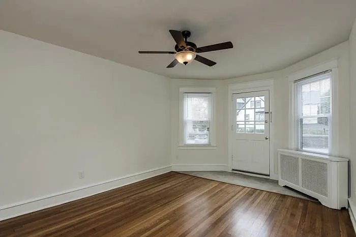 100 Morton Ave — Photo 17