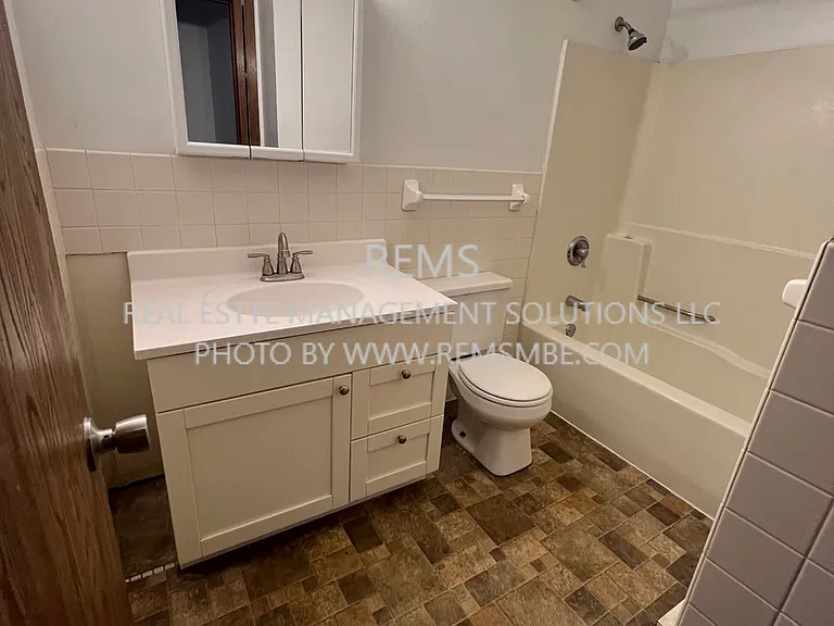544 E Slifer St — Photo 8