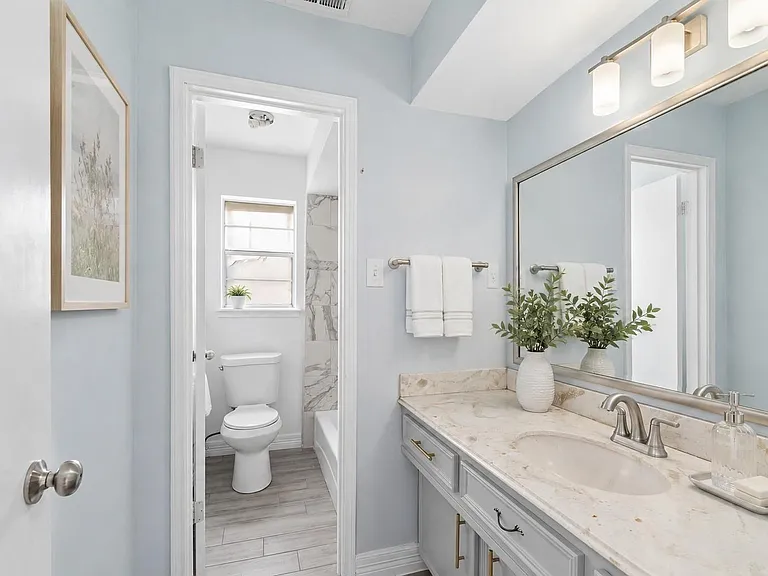 10623 Wickersham Ln — Photo 37