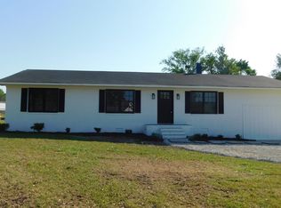 207 Johnston Ave, Pikeville, NC 27863