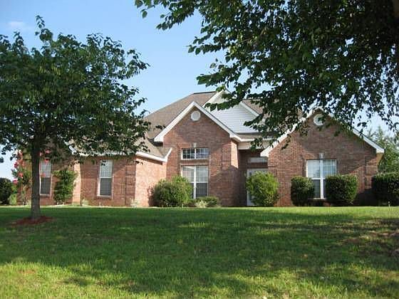 1st image of 104 Tarlton Ct