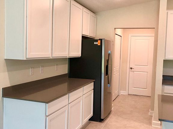 4th image of 452 N Andrea Cir