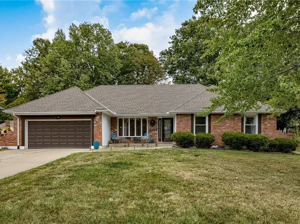 1018 SE 5th St, Lees Summit, MO 64063