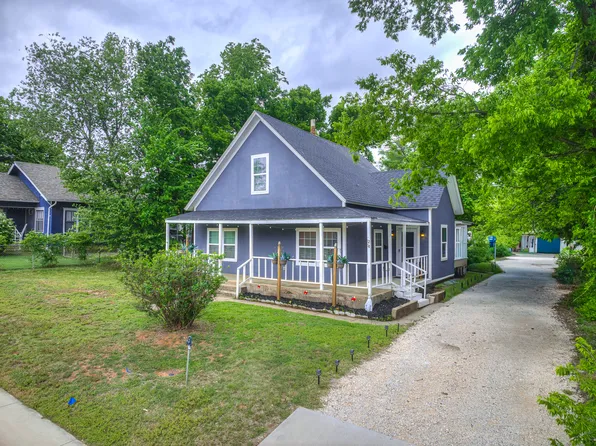 1218 W Noble Ave, Guthrie, OK 73044