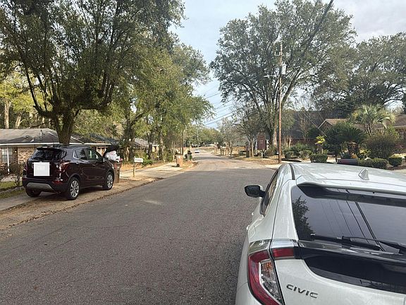 5th image of 7017 Felhorn Rd N