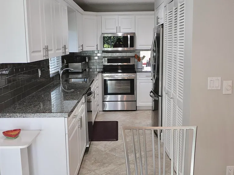 13817 Royal Palm Ct #B — Photo 4