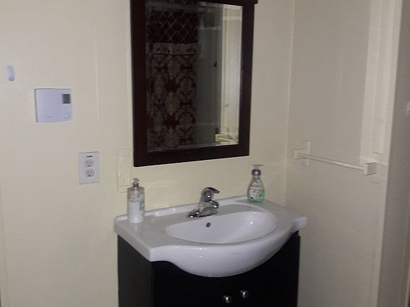 Full Bathroom - Upstairs