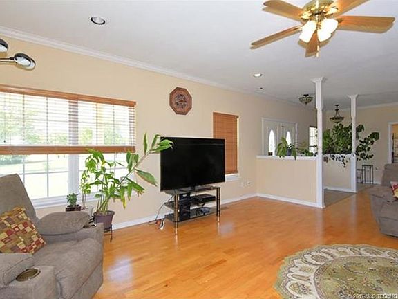 5th image of 7301 S 301 East Ave