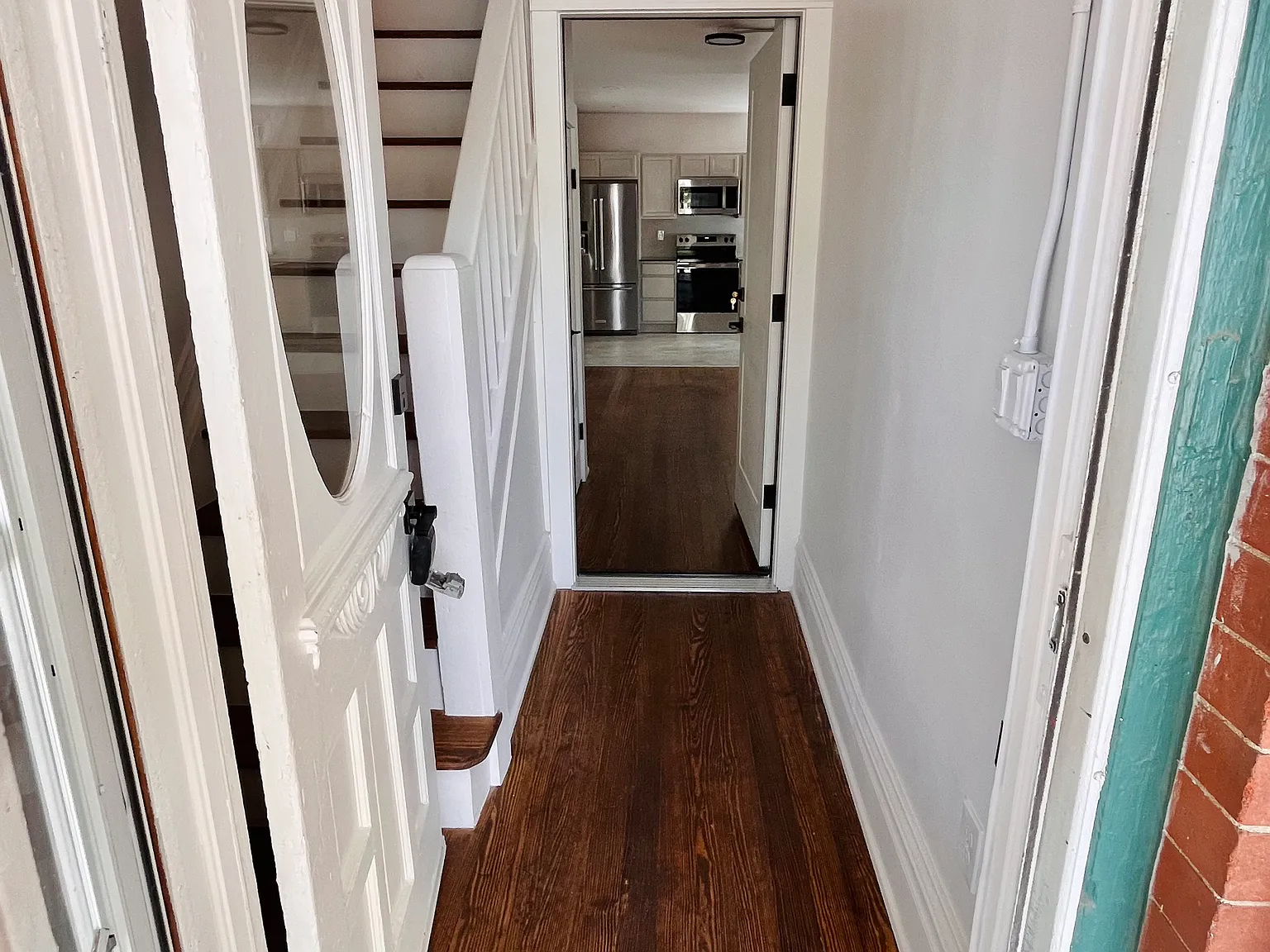 2 bed, 700 sqft, $2,995 — Photo 2