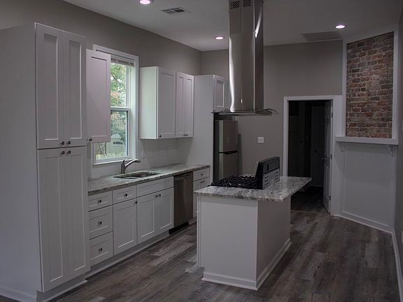 3rd image of 2027 Cambronne St