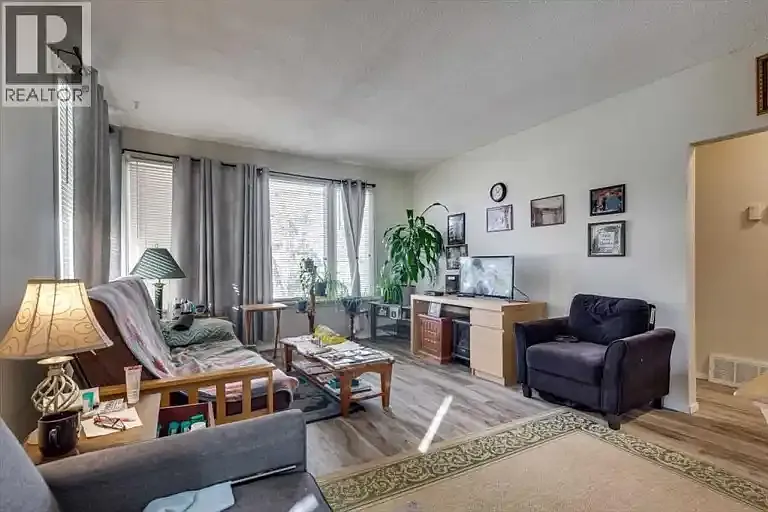 5216 56th Ave #1A — Photo 3