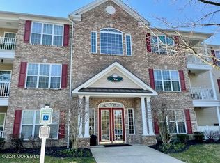 513 Sophee Ln, Lakewood, NJ 08701