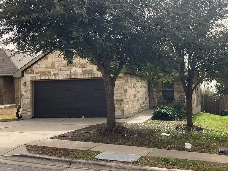 5529 Emma Thompson Way — Photo 2
