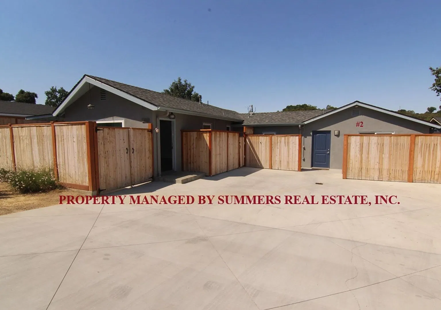 Custom one bedroom with large living room and much more! — Photo 1