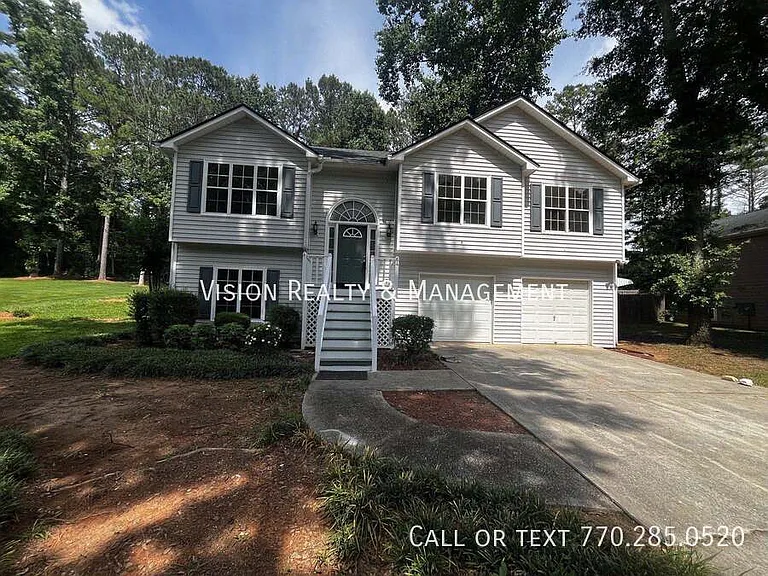 64 Wooddale Ln — Photo 1