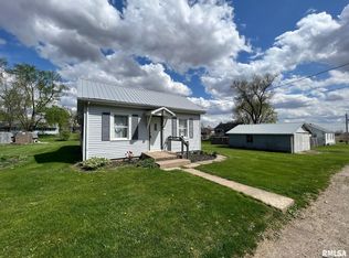 1008 S Cedar St, Delavan, IL 61734