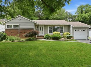 578 Richmond Rd, East Meadow, NY 11554