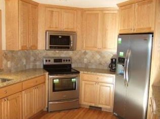 9625 Robin Oak Rd, Hopkins, MN 55305