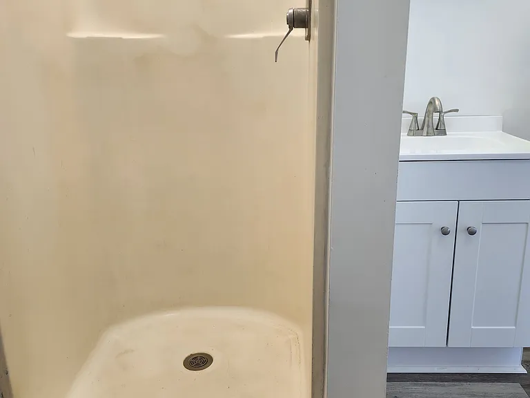 106 Rhett St #E — Photo 8