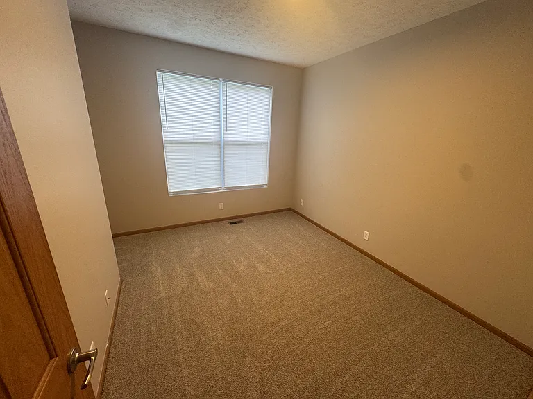 5009 S 194th Ave — Photo 10