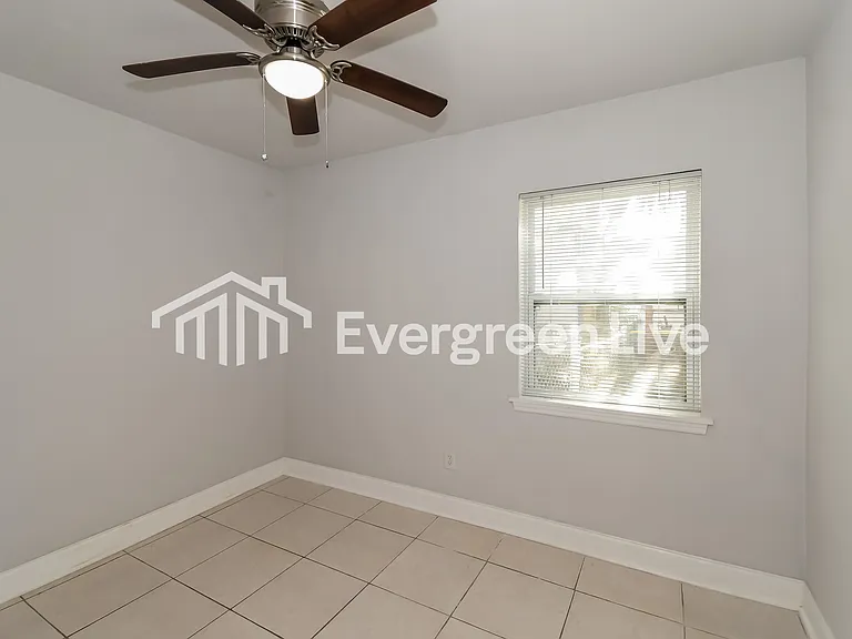 2835 Belair Rd W — Photo 10