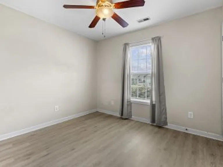 302 Redemption Ct — Photo 16