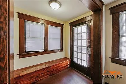 2097 Summit St — Photo 7